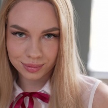 Unforgettable teen Lissa Bon gets DOUBLE ANAL for the First time