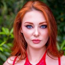 Redhead babe Lacy Lennon goes naughty and dirty