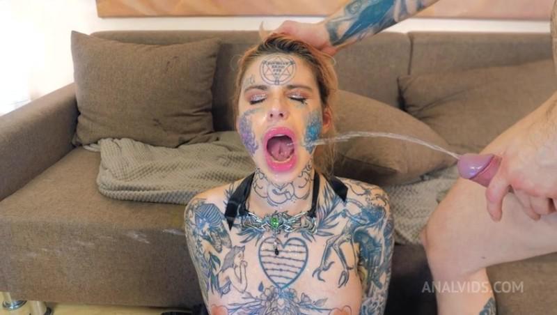 Russian Tattooed Girl Squirting