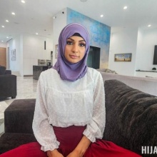 Nina Nieves, Hijab Hookup, photo 1